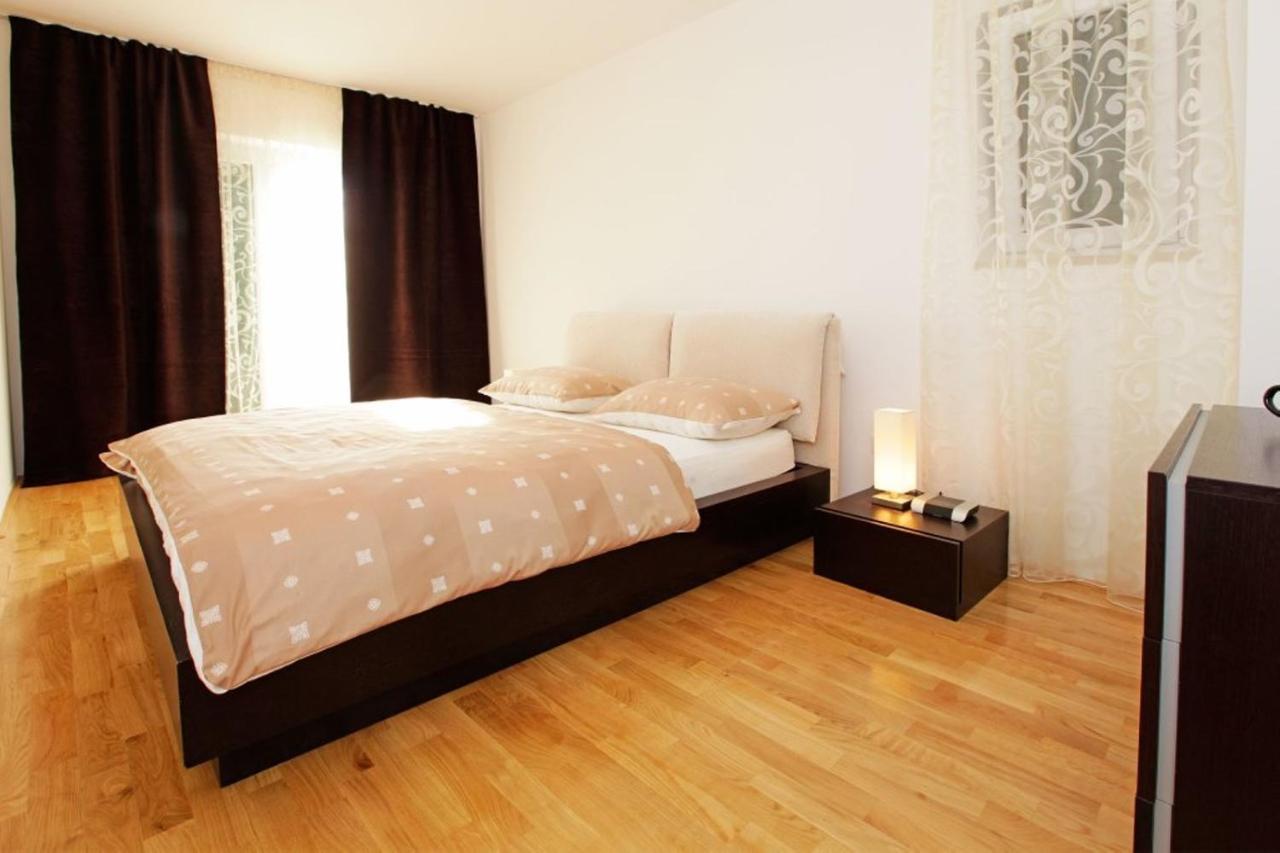 Apartment Bol A6 With Pool From 45 Eur Per Person Exterior photo