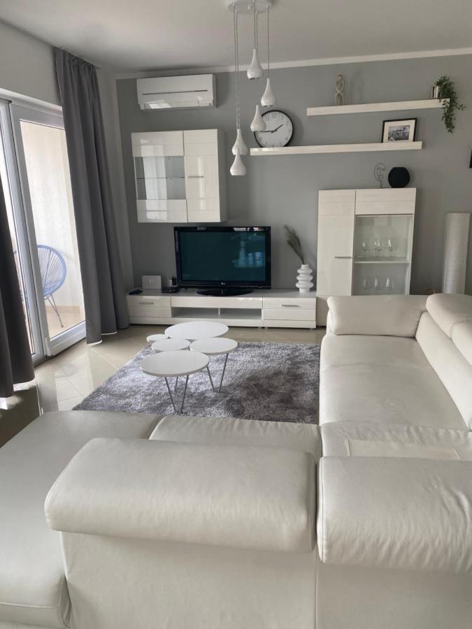 Apartment Bol A6 With Pool From 45 Eur Per Person Exterior photo